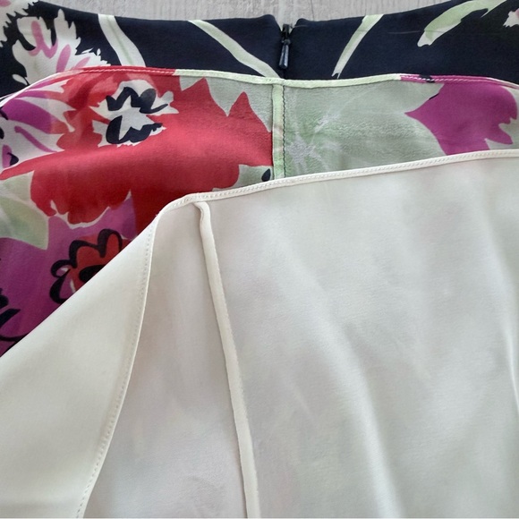 St. John Collection Navy & Pink Floral Silk A-Line Skirt | Size 10 - Picture 8 of 11